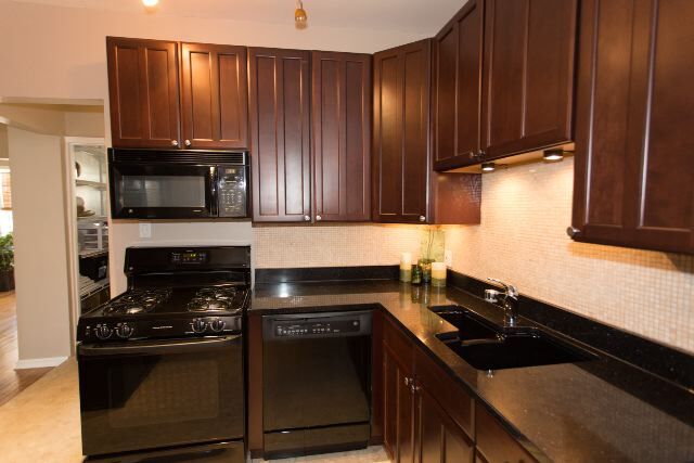 Building Photo - 4312 N Clarendon Ave