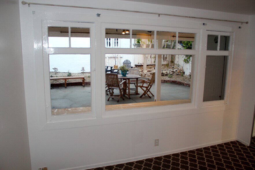 Building Photo - 2456 Manhattan Ave