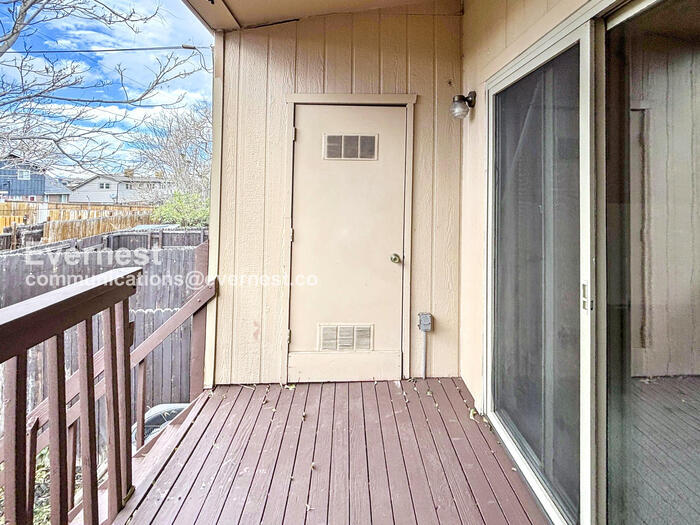 Building Photo - 1613 Depew St