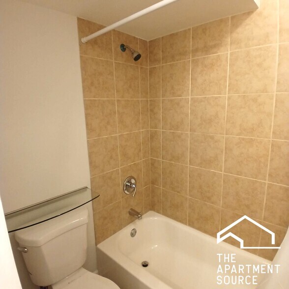 Building Photo - 4642 N Francisco Ave