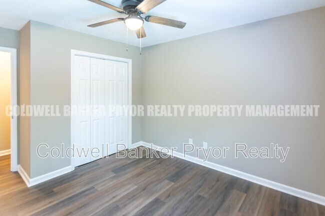 Building Photo - 5722 Moody Sawyer Rd