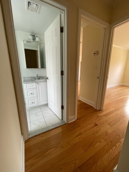 Building Photo - 202 Paine Ct
