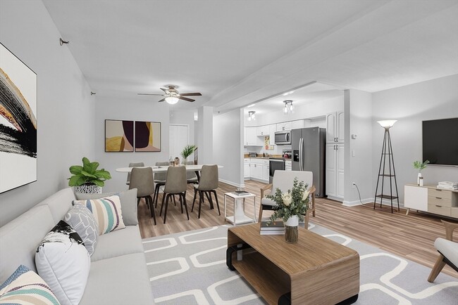 Building Photo - 200 Market St