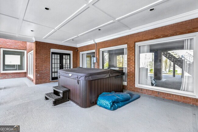 Building Photo - 300 Island Cove Dr