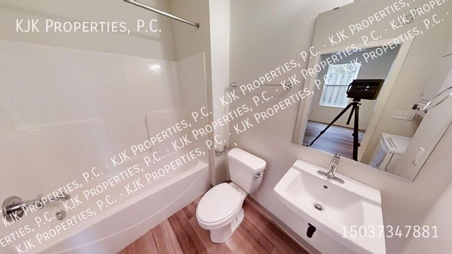 Building Photo - Winter Special: Look & Lease Within 24 Hou...