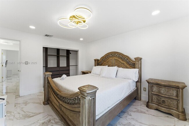 Building Photo - 201 Calle Grande Dr