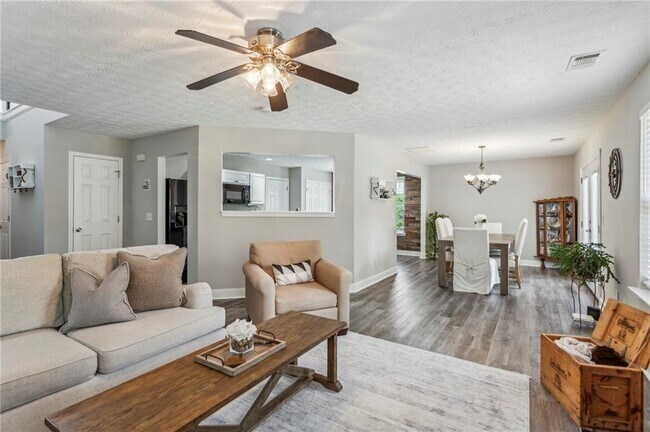 Building Photo - 142 Holly Mill Village Dr