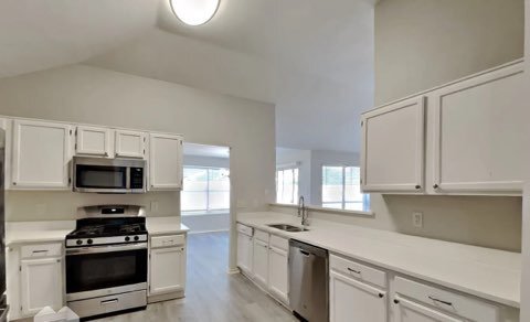 Building Photo - 4961 Briar Oaks Ln