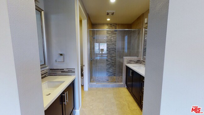 Building Photo - 12860 S Seaglass Cir