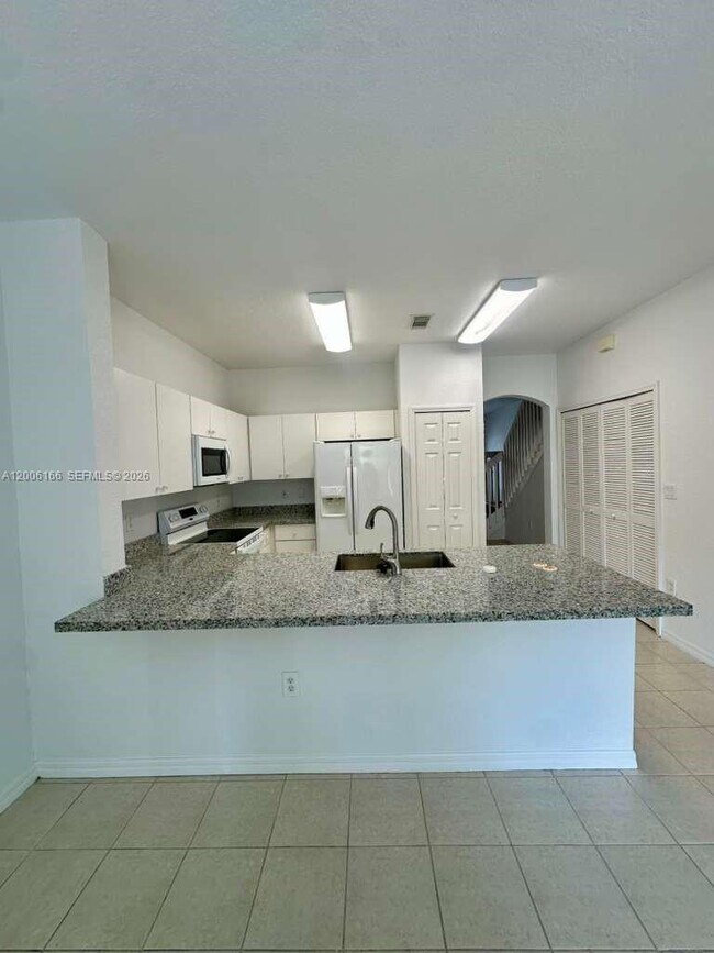 Building Photo - 10760 NW 82nd Terrace