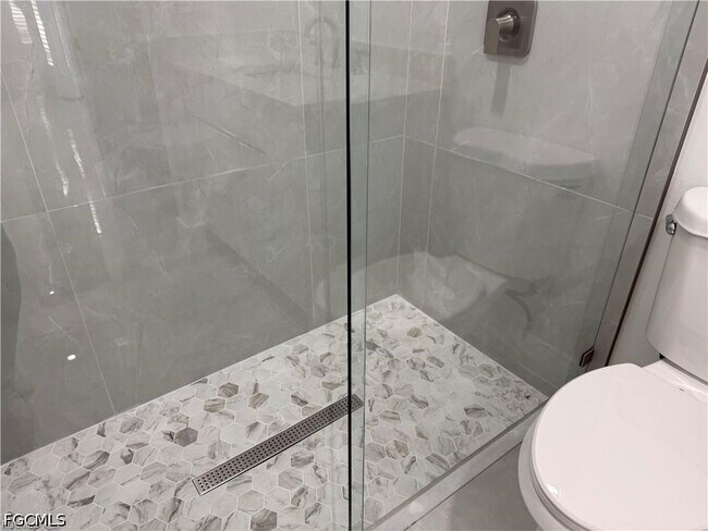 Building Photo - 207 W 15th St