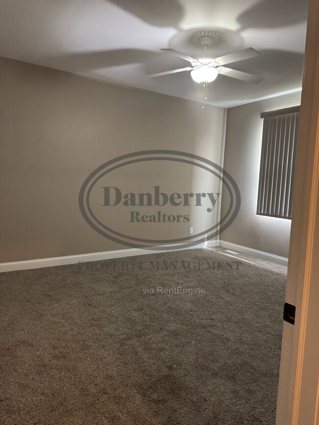 Building Photo - 26741 Woodmont Dr