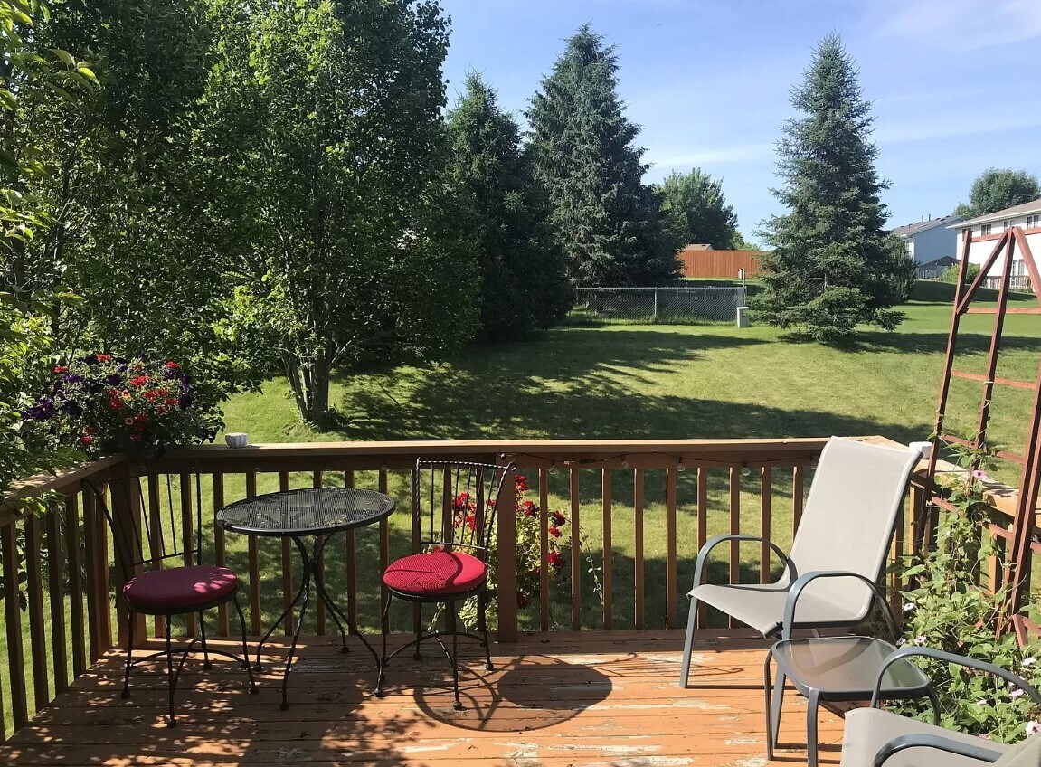 Building Photo - 204A E Parkview St