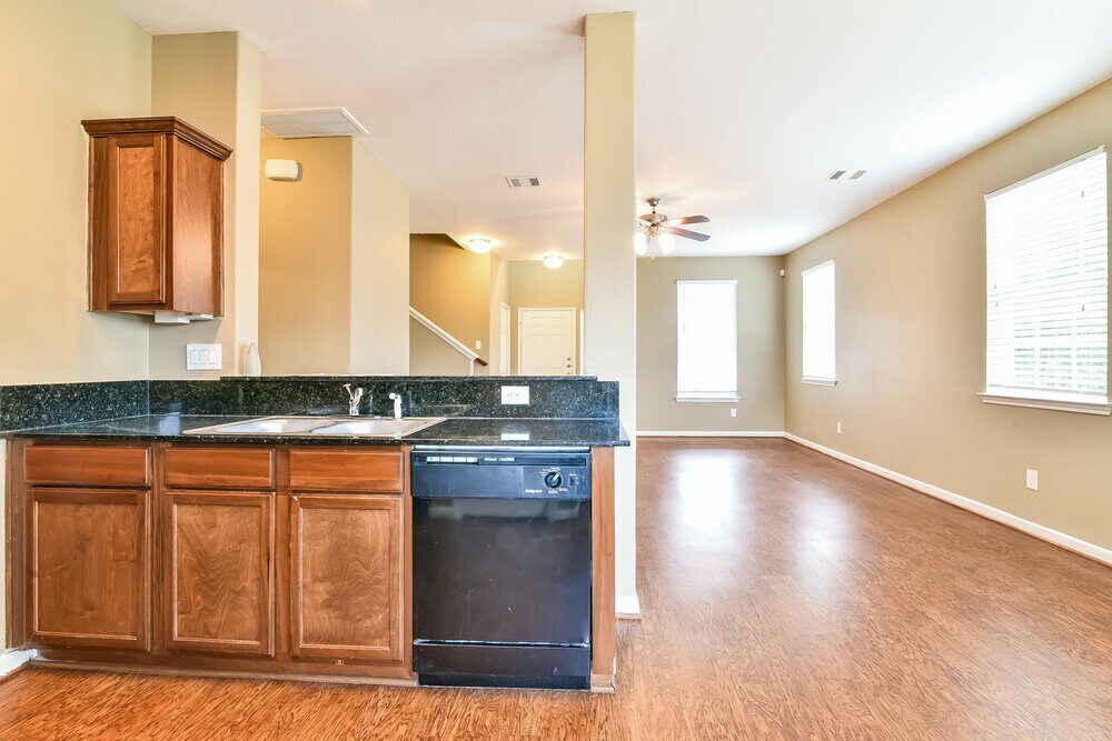 Building Photo - 2703 Sleepy Knoll Dr