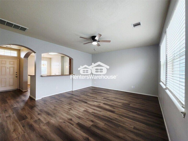 Building Photo - 4075 Mossy Spring Ln