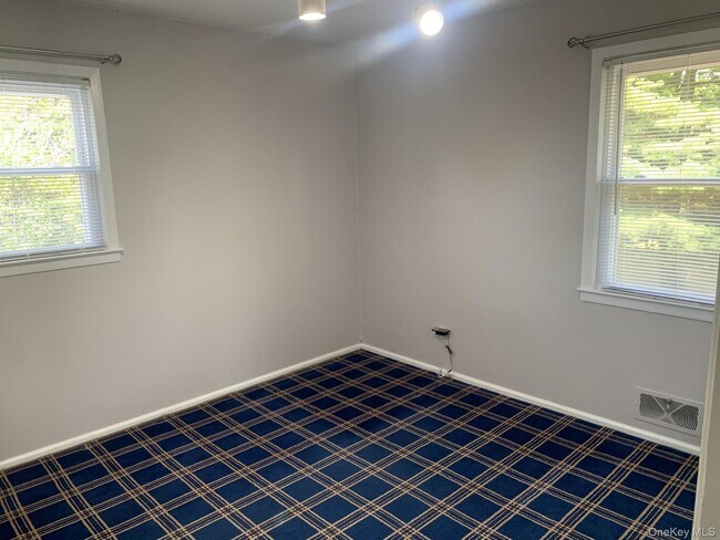 Building Photo - 220 Jackson Pl