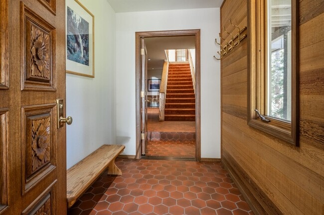 Building Photo - 283 Monterey Pine Rd