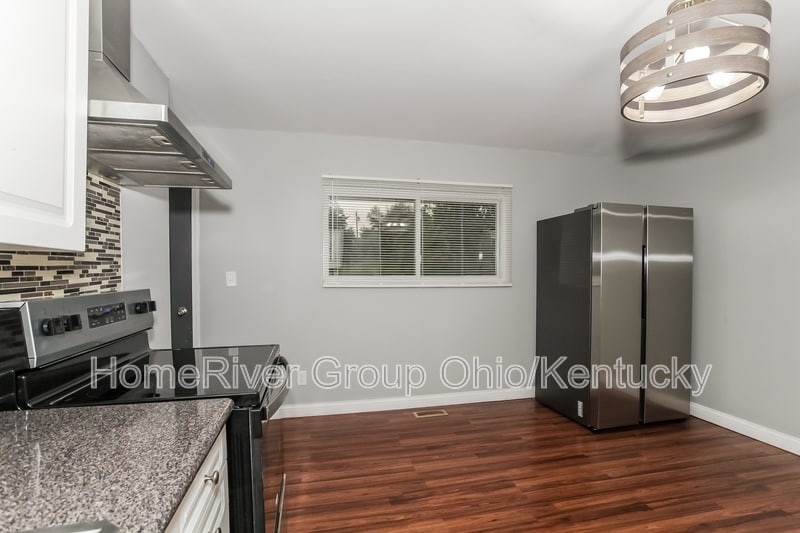 Building Photo - 10735 Invicta Ct