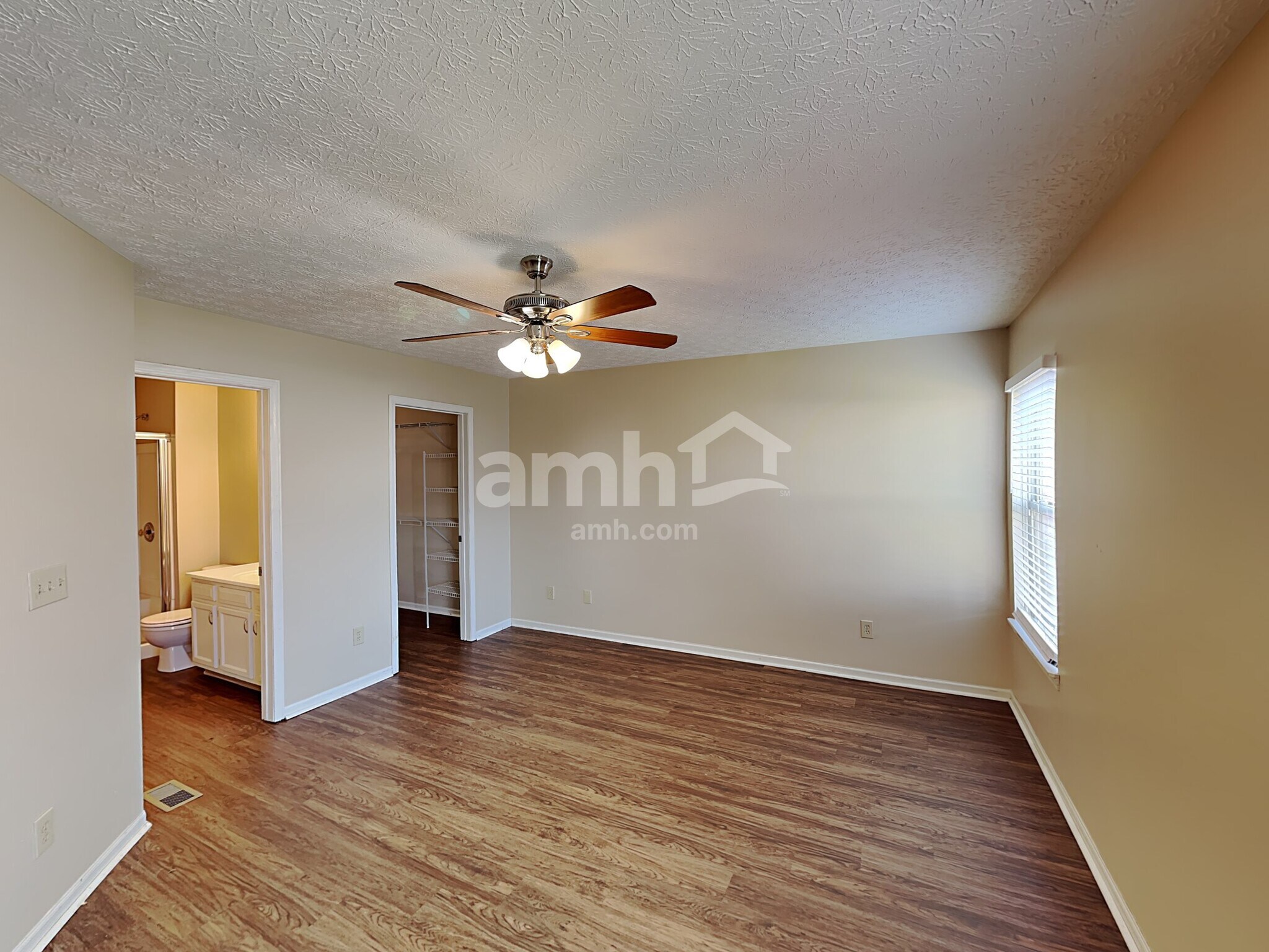 Building Photo - 6429 Ewen Cir