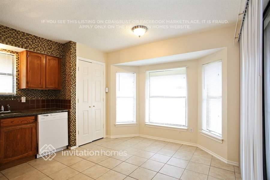 Building Photo - 4817 Creekridge Ln