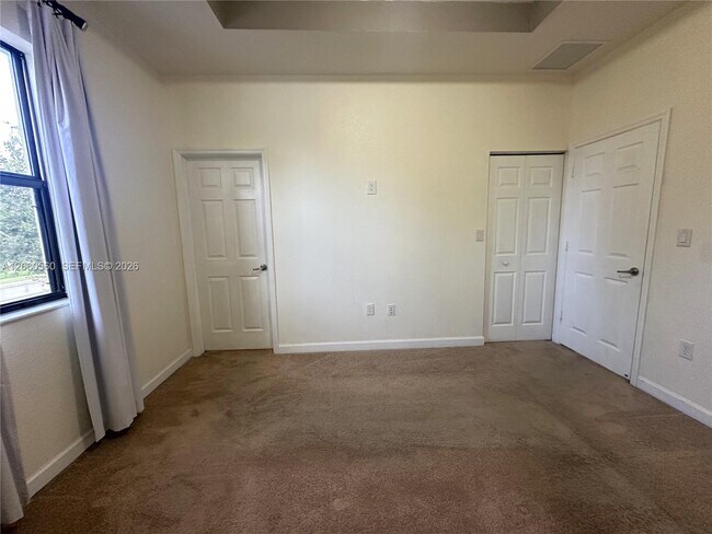 Building Photo - 11544 SW 151 Ave