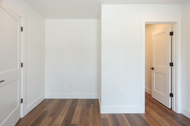 Building Photo - 1797 E Rex Rd