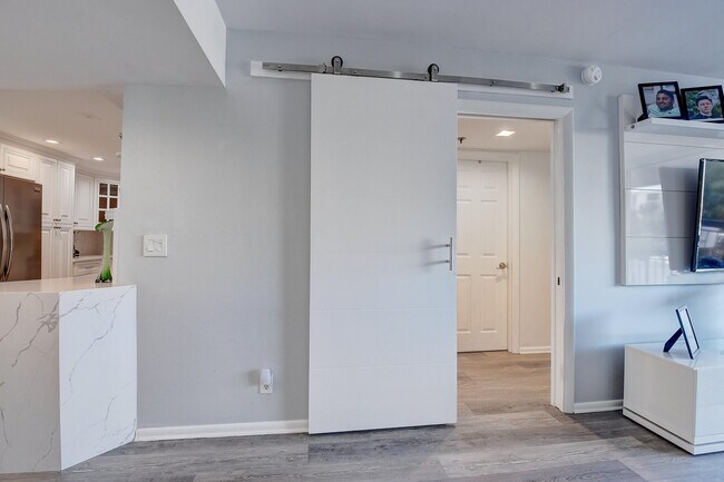 Building Photo - 2701 N Ocean Blvd