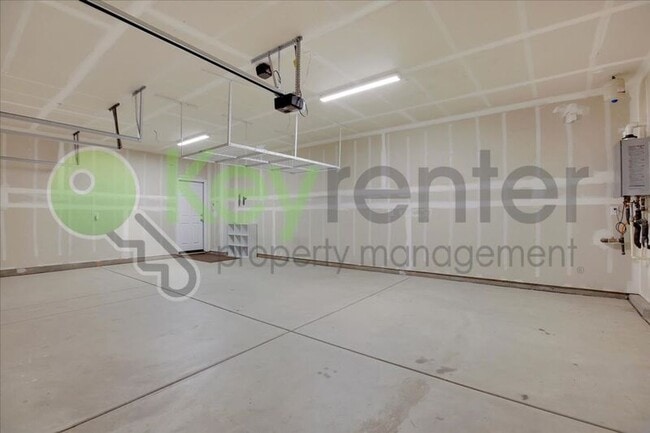 Building Photo - 5584 Harcrest Dr