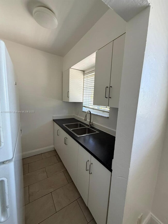 Building Photo - 7155 Rue Notre Dame
