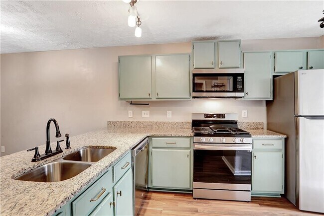 Building Photo - 1579 Springleaf Point SE