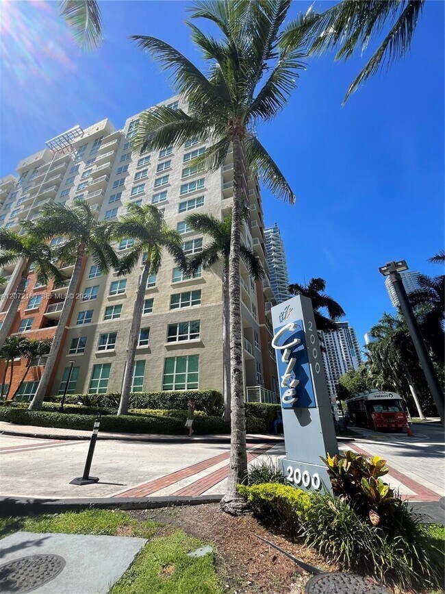 Building Photo - 2000 N Bayshore Dr