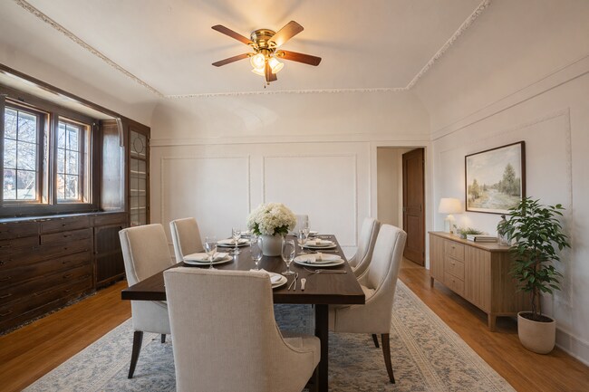 Building Photo - 2222 E Park Pl