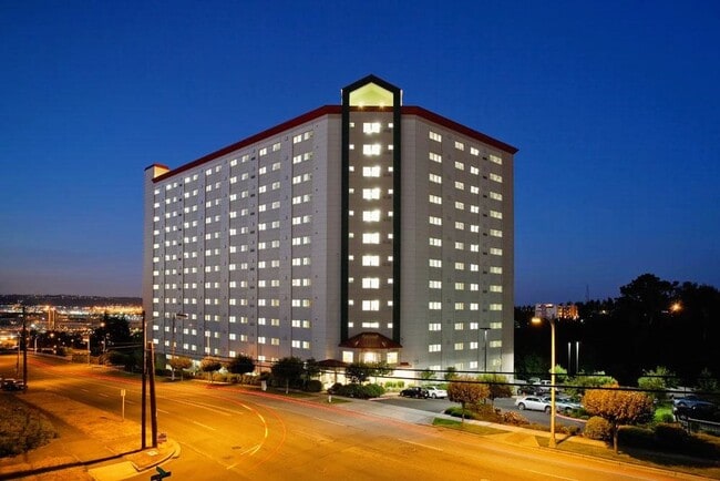 Building Photo - 3201 Pacific Ave