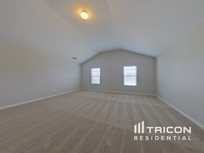 Building Photo - 124 Sims Ct