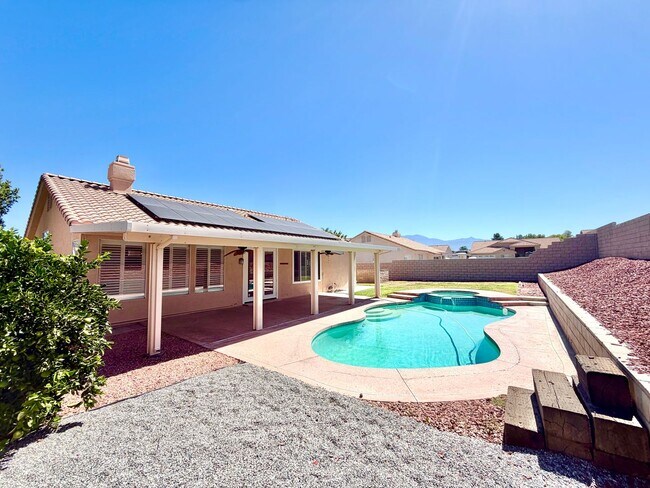 Building Photo - Move-In Ready 3 Bedroom 2 Bathroom Hemet Pool Home with Solar
