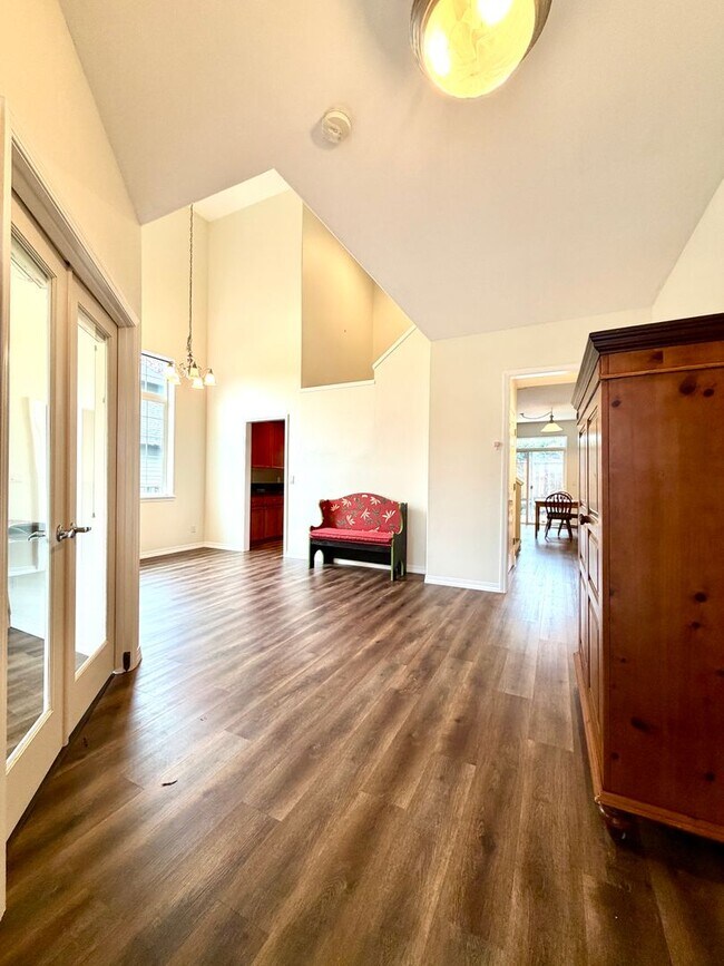 Building Photo - Beautiful Home in the Sought After Arbor Crossing Subdivision~ Soaring Windows with Great Natural...