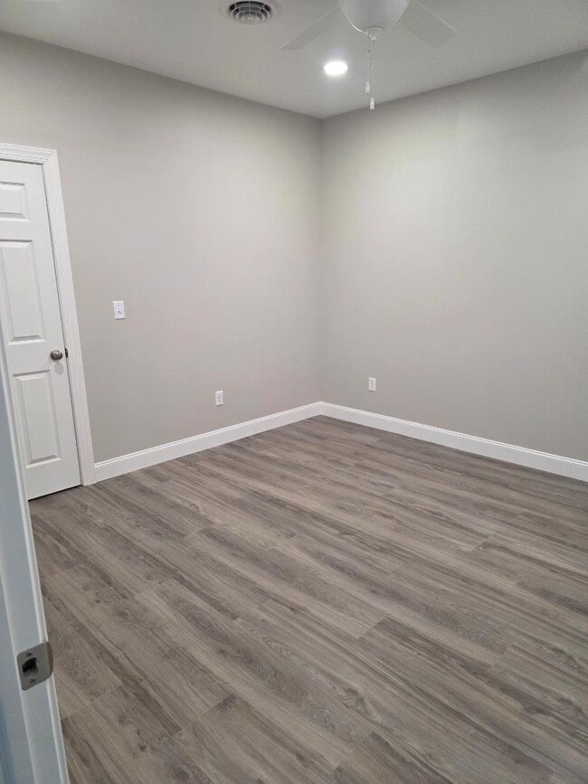 Building Photo - 101 N Locust St