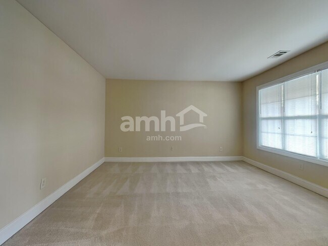 Building Photo - 2116 Benchmark Dr SW