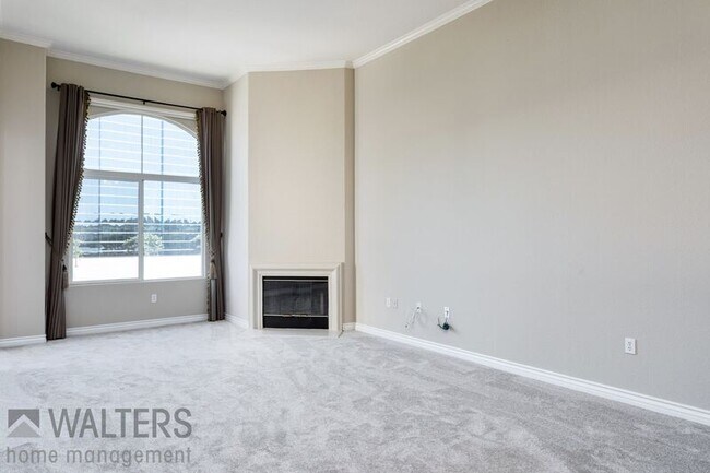 Building Photo - 4175 Executive Dr