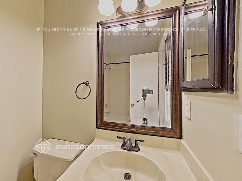 Building Photo - 831 NW 98th Ave