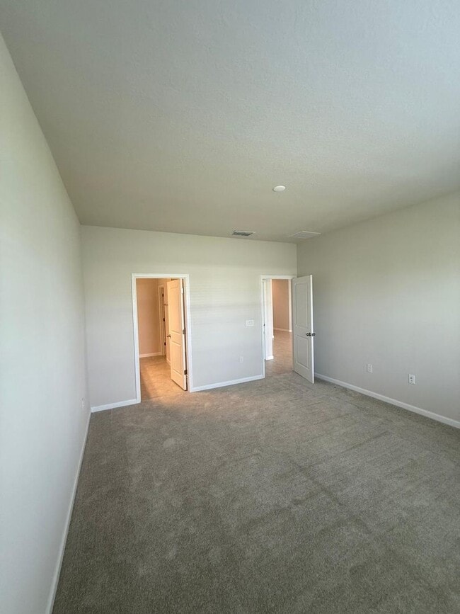 Building Photo - Beautiful 3BR/3BA Home in Creekside