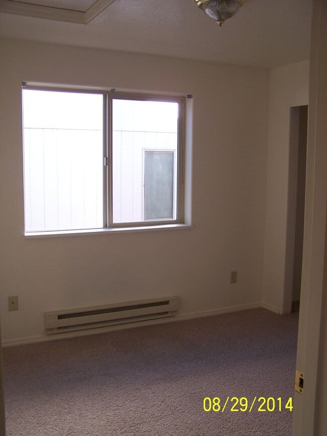 Building Photo - 740 Benjamin Ave