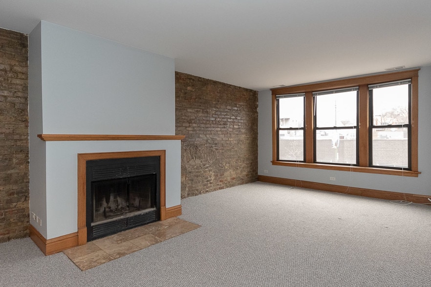 Building Photo - 3710 N Clark St