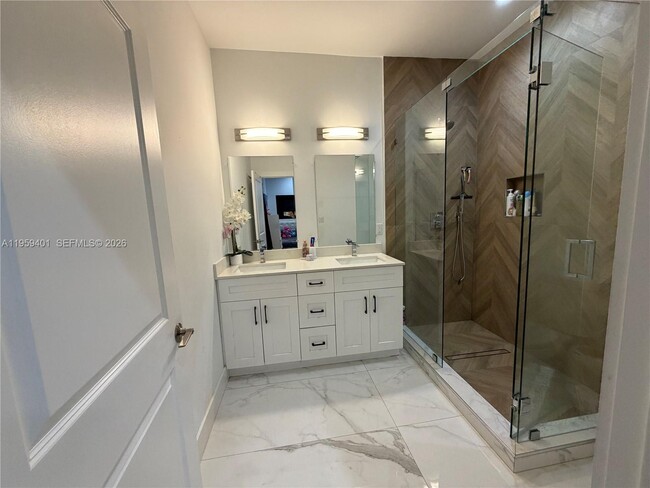 Building Photo - 14150 Jefferson St