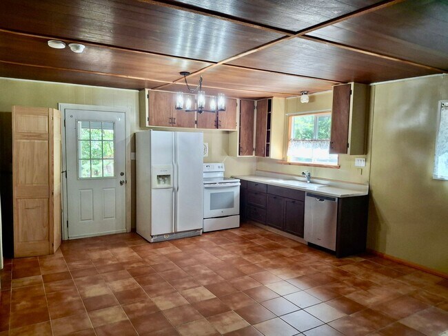 Building Photo - 1588 Quail Ln