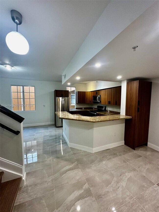 Building Photo - 2941 NE 185th St