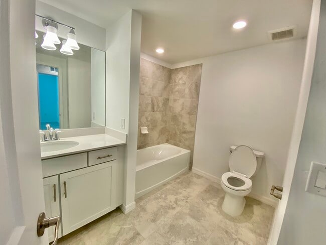 Building Photo - 6015 Ellerston Way
