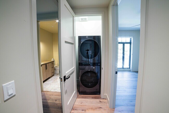 Building Photo - Rhine House Lofts