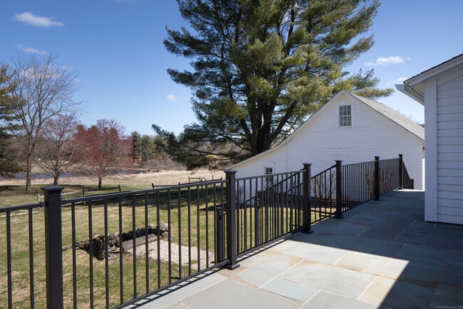 Building Photo - 126 Lime Rock Rd
