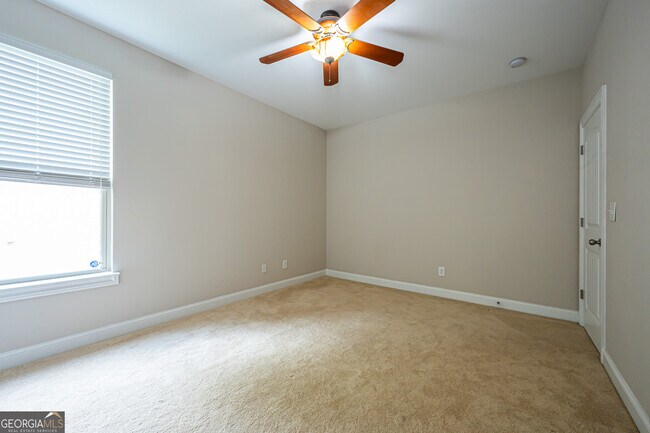 Building Photo - 1675 Great Heron Cove